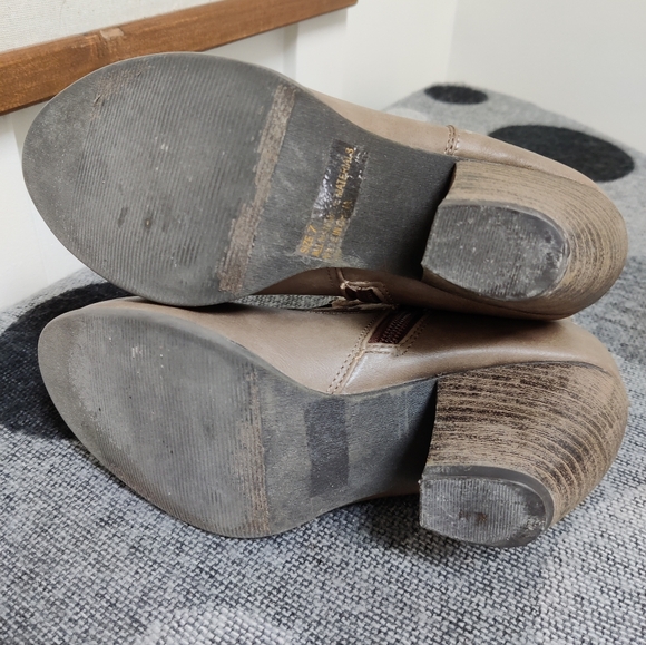 South Western Ankle Boots - 7 - Picture 4 of 7